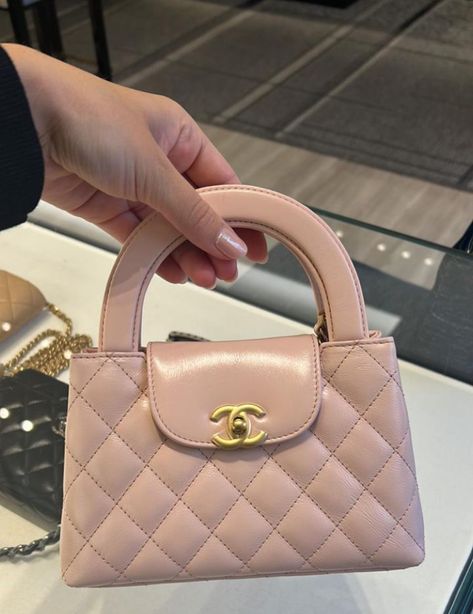 Real Leather Handbags, Luxury Bags Collection, Pink Chanel, Kelly Bag, Monogram Bag, Fancy Bags, Mini Handbags, Pretty Bags, Doja Cat