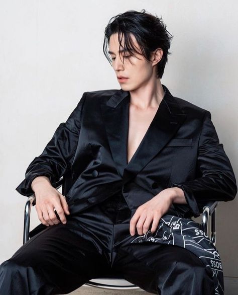 Lee Dong Wook Wallpaper, Gq China, Boyfriend Ideas, Emotional Painting, Dong Woo, Korean Male Actors, Drama Actors, Dong Wook, Mia 3