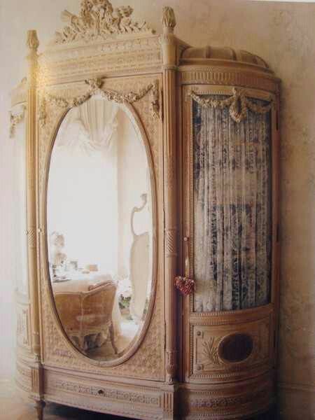 Victorian Vintage #victorian #vintage #furniture @Vanessa Samurio Samurio Samurio Reggeti French Armoire, Antique Armoire, Victorian Furniture, Vintage Soul, Victorian Decor, In The Corner, French Interior, Shabby Vintage, French Decor