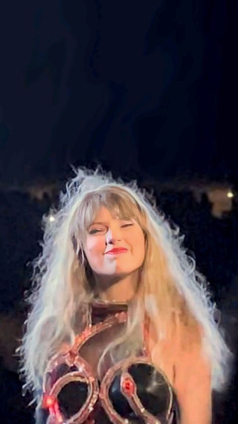 Taylor Swift Aesthetic Concert, Cute Taylor Swift Pics, Gorgeous Taylor Swift, Wallpaper Concert, Taylor Swift Profile, Taylor Swift Fotos, Taylor Swift Images, Pop Wallpaper, Photos Of Taylor Swift