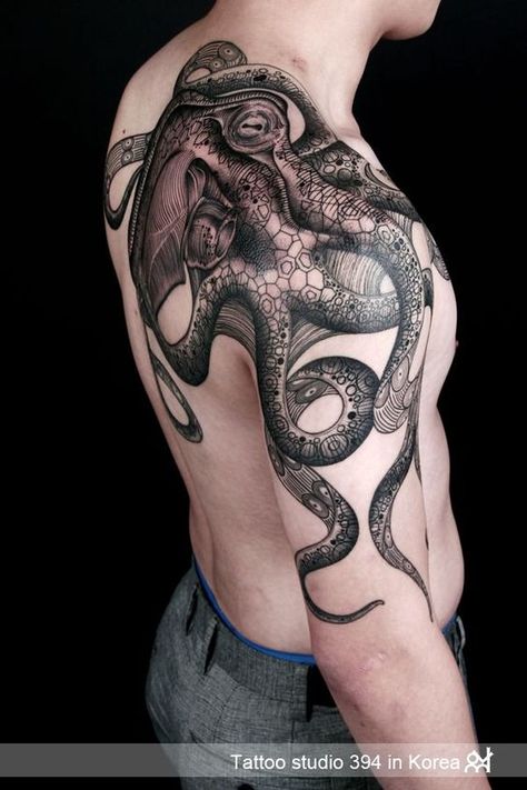 Octopus Tattoo Sleeve, Kraken Tattoo, Squid Tattoo, Diy Tattoo Permanent, Octopus Tattoo Design, Octopus Tattoos, Tattoo Henna, Octopus Tattoo, Tattoo Girls