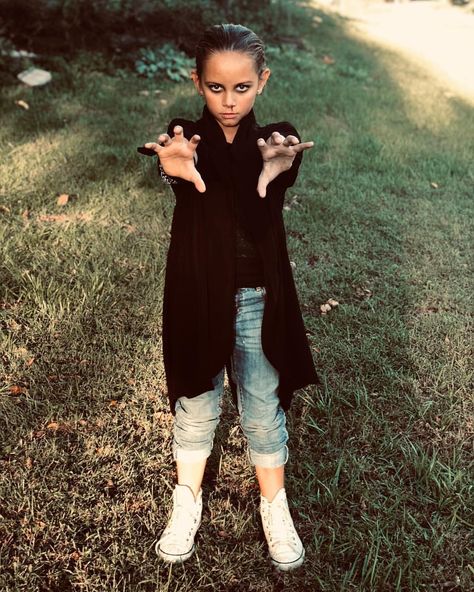 Stranger Things Punk Eleven Halloween Costume, Millie Bobby Brown, Cosplay, Season 2, Cute Eleven Costume Halloween, Eleven Stranger Things Black Outfit, Eleven Punk Outfit, Kids Eleven Costume, Max And Eleven Halloween Costume, Eleven Stranger Things Halloween Costume, Eleven Season 2 Punk, 11 Costume Stranger Things, Eleven Stranger Things Costume Diy