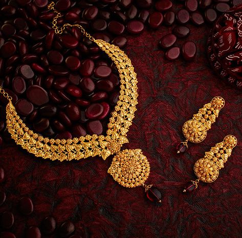 Wedding Gold Jewellery Set, Khazana Jewellery Necklaces, Bridal Necklace Set Gold, Necleses Necklaces Gold, Gold Jewelry Fashion Necklace Indian, Wedding Gold Jewellery Indian, Bridal Gold Jewellery Design Indian, Trending Gold Necklace Designs, Gold Bridal Jewellery Indian