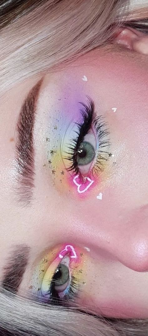 Rainbow Make Up Look, Cute Fun Makeup Looks, Pink Graphic Makeup, Eyeshadow With Glasses, Dramatic Colorful Eye Makeup, Colourful Makeup Looks Creative, Whimsical Makeup Looks, Pastel Rainbow Makeup, Cute Eyeshadow Ideas