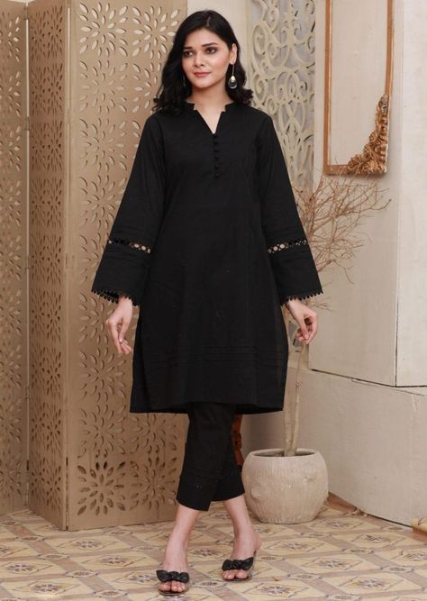 Black Dress Design Pakistani, Simple Suit Designs, Dyed Pants, Puff Sleeves Dress, Easy Dress Sewing Patterns, Modest Dresses Fashion, Pakistani Clothes, Black Attire, Latest Dress Design