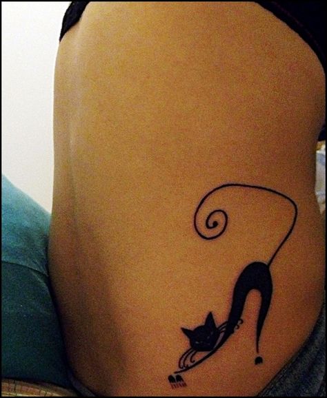 http://tattoomagz.com/blackwork-tattoos/blackwork-tattoo-stretching-cat/ Cat Silhouette Tattoos, Kitty Tattoos, Black Cat Tattoos, Cat Tattoo Designs, Rosen Tattoo, Tattoo Feminina, Small Tattoo, Skin Art, Blackwork Tattoo