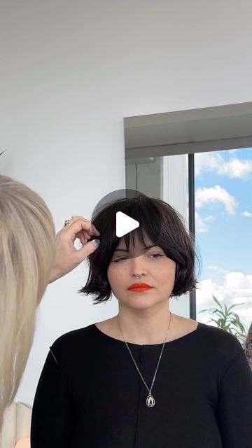 Jayne Matthews on Instagram: "Thank you for trusting me with this big makeover @charmedcollective ❤️ . If anyone of you remembers, we did a super short mullet on top with baby bangs, and long ends. This is how it had grown out after about eight months. Now we did the opposite chopping the bottom off and leaving the bangs and the top longer into a cute little baby French bob. . If you're interested in learning how to cut a French Bob with a razor and you are a hairstylist I'm going to be doing hands-on workshop in San Francisco in a couple months! The seats will be extremely limited, so definitely join my email list to be the first to be notified when the tickets go on sale. I'm super excited to watch you cut hair and help you refine your skills. Big love to you all! Xo . . #jaynematthew Bob With Cute Bangs, How To Style French Bob With Bangs, French Bob With Bangs Square Face, Bell Bottom Bob Haircut, French Bob With Long Bangs, Short Razored Bob, Short Bob Straight Hair Bangs, Diy French Bob Haircut, Bob With Thick Bangs