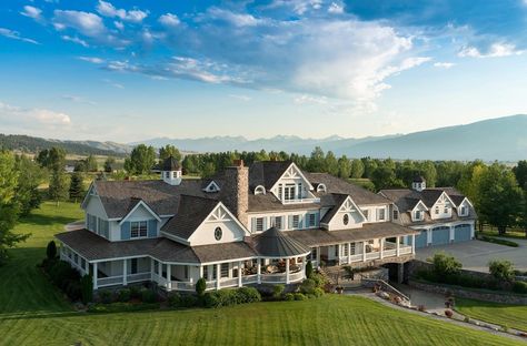 Location: Hamilton, Montana - In the Southwest corner of Montana, in the heart of the Bitterroot Valley is where you will find the exclusive Stock Farm Club. Within this private community, nestled on… Hamptons Mansion Exterior, Montana Mansion, Mansion Cottage, Farm Mansion, Farmhouse Mansion, Hamptons Mansion, London Estate, Farm Structures, Hamilton Montana