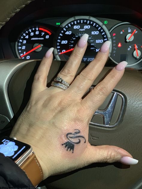 Crown And Initial Tattoo, R With A Crown Tattoo, Crown On Hand Tattoo, Letter With Crown Tattoo, Initial With Crown Tattoo, Couples Initials Tattoo, 26 Tattoo, Boyfriend Initials, Tattoos Lion