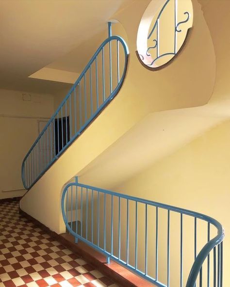 Modern Apartment Building, Thick Heels Pumps, التصميم الخارجي للمنزل, Ladies Sandals, Interior Stairs, Dream House Interior, Le Corbusier, Staircase Design, Stairs Design