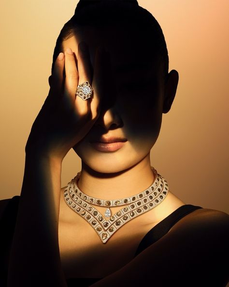 De Beers | Feel majestic in De Beers High Jewellery. A tribute to our connection to the source, the Dignity set harnesses the magnetic power of rough… | Instagram Jewellery Portrait, Advanced Photography, Christmas Campaign, Jewelry Photography Styling, High Jewellery, Jewelry Photoshoot, Couples Poses For Pictures, Jewelry Photography, Creative Jewelry