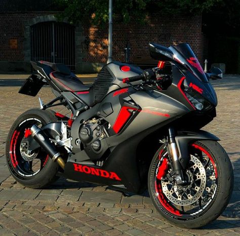 New bike new Wallpaper hd picture so beautiful Hayabusa havibike Honda car and all new Wallpaper Tmax Yamaha, Mobil Futuristik, Best Motorbike, Stylish Bike, Image Moto, Мотоциклы Cafe Racers, Motorcross Bike, Bike Aesthetic, Custom Sport Bikes