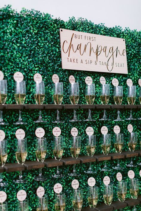 Seating Chart Wedding Champagne Wall, Champagne Wall Acrylic, Find Your Seat Champagne Wall, Green Champagne Wall, Champagne Wall Wedding Seating Chart, Wedding Champagne Wall Ideas, Wedding Cool Ideas Creative, Champagne Ideas Party, Bubbles And Buds Wall Wedding