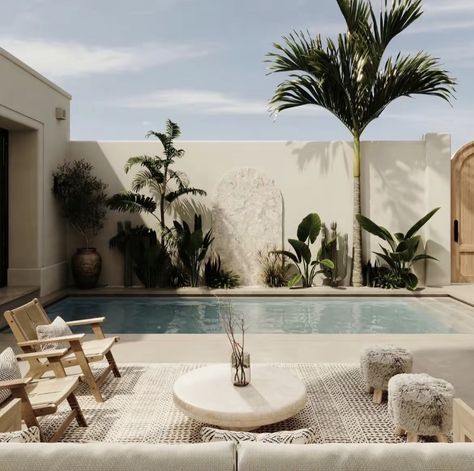 Bali Style Backyard, Bali Swimming Pool, Modern Bali Villa, Villa Aesthetic, Moroccan Style Home, Balinese Villa, Villa Pool, House Outer Design, Bathroom Design Layout