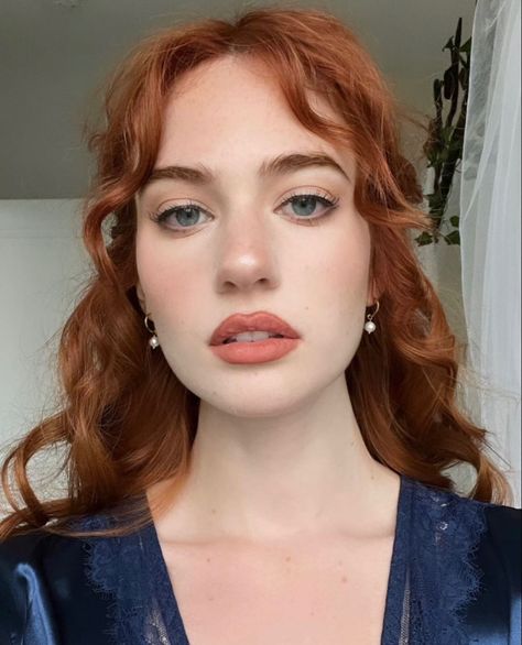 Red Hair Pale Skin, Dark Ginger Hair, Jules Ambrose, Red Hair Blue Eyes, Hair Pale Skin, Redhead Makeup, Red Hair Inspo, Red Haired Beauty, Ginger Hair Color