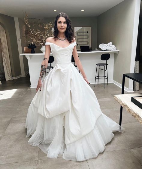 Vivan Westwood Bridal, Vivienne Westwood Bridal 2024, Vera Wang Dress Wedding, Westwood Wedding Dress, Vivienne Westwood Bridal, Vivienne Westwood Wedding Dress, Whimsy Wedding, Vivienne Westwood Wedding, Vivian Westwood