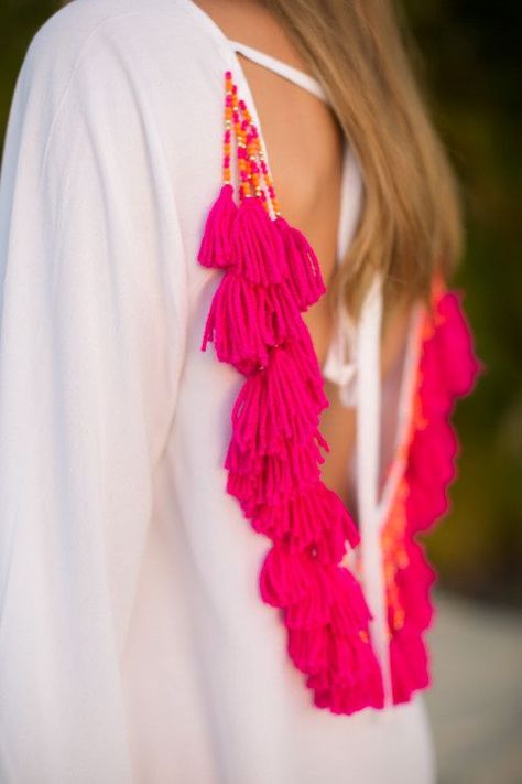 Mode Hippie, Diy Vetement, Mode Boho, Tassels Fashion, Gal Meets Glam, Fashion Details, Diy Fashion, Neck Designs, Passion For Fashion