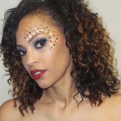 Happy 4th of July makeup shoot School Spirit Makeup Ideas, Pep Rally Makeup Face Paintings, Simple Fourth Of July Makeup, Cheerleader Face Paint Ideas, Game Day Makeup Football, Football Makeup Ideas, School Spirit Makeup, Cheer Face Paint Ideas, Homecoming Face Paint