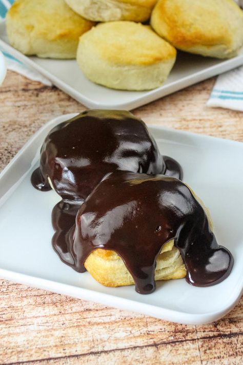 Grandmother's Chocolate Gravy Homemade Pancake Syrup, Chocolate Gravy, Sweet Sauces, Good Morning Breakfast, Dinner Rolls Recipe, Baking Recipes Cookies, Gluten Free Sweet, Black Color Hairstyles, Amish Recipes