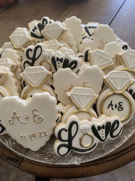 Engagement Fondant Cookies, Wedding Cookies Simple, White Wedding Cookies, Engagement Party Dessert Table, Engagement Party Desserts, Engagement Party Cookies, Engagement Party Decorations Diy, Engagement Party Diy, Engagement Party Cake