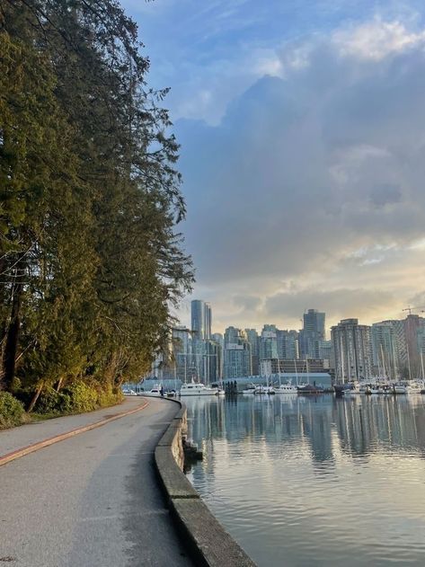 Canada Place Vancouver, Vancouver Astethic, Vancouver City Aesthetic, Living In Vancouver, Vancouver Aesthetic Summer, Summer In Vancouver, Ubc Vancouver Aesthetic, Canada Aesthetic Summer, Downtown Vancouver Aesthetic