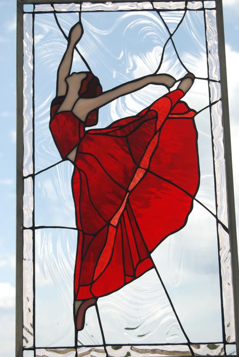 Ballerina Stained Glass Pattern, Glass Painting Designs On Window, Stained Glass Ballerina, Glass Painting Designs On Mirror, Glue Stained Glass Art, Mirror Glass Painting, Stained Glass Painting Ideas, Stain Glass Painting Ideas, Glass Painting Designs Window