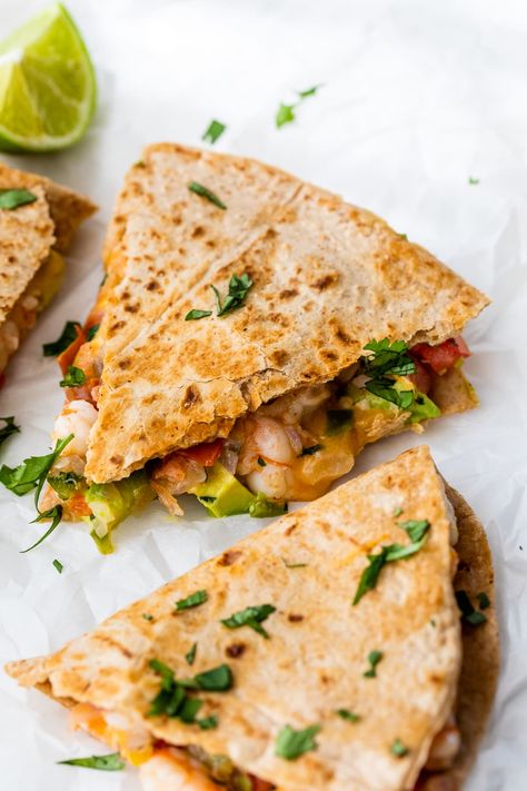 Shrimp Quesadilla - Skinnytaste Skinnytaste Shrimp Quesadilla, Quesadilla Recipes Chicken, Quick Light Dinner, Lunch Quesadilla, Shrimp Quesadilla Recipe, Shrimp Lunch, Easy Quesadillas, Shrimp Quesadilla, Easy Quesadilla