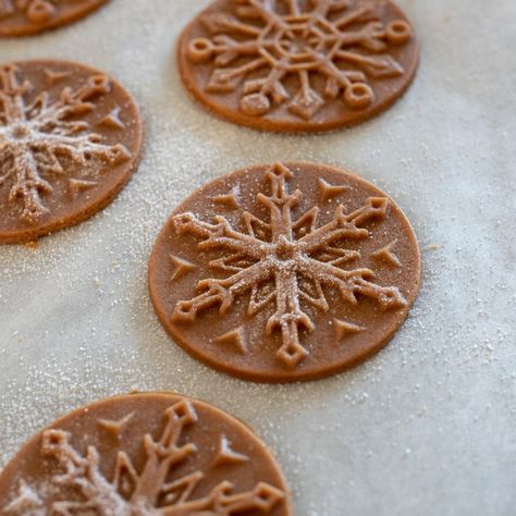 Stamped Gingerbread Cookies - A Beautiful Holiday Cookie Embossed Gingerbread Cookies, Stamped Gingerbread Cookies, Stamped Christmas Cookies, Stamp Cookies, Embossed Cookies, Gingerbread Cookie Dough, Carrot Cake Cookies, Ginger Molasses Cookies, Make Cookies