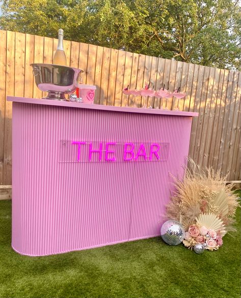 Bar Cart For Events, Pink Mobile Bar, Bar For Party Set Up, Pop Up Shop Design Ideas, Pink Home Bar, Pink Cocktail Bar, Bar Cart For Party, Diy Bar For Party, Pink Bar Aesthetic