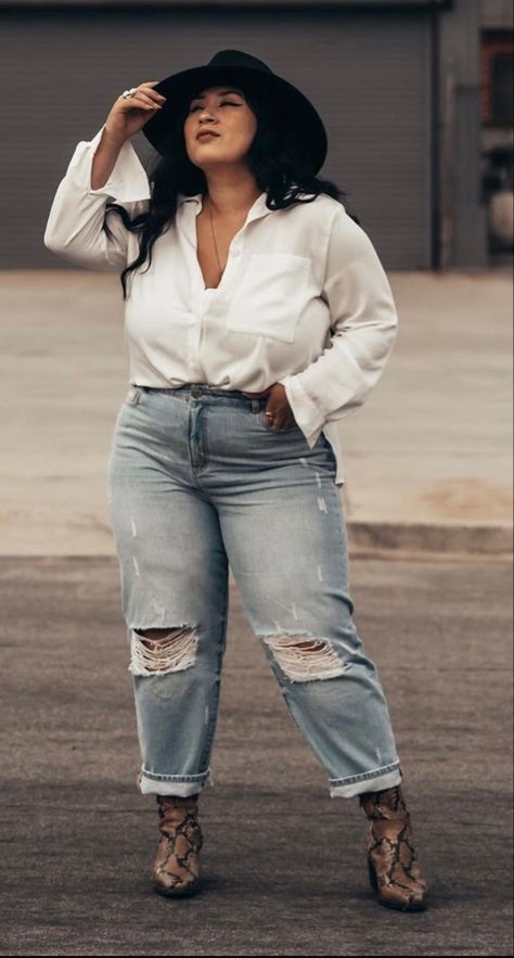 Chic Plus Size Fashion, Plus Zise Fashion Outfits, Cute Trendy Outfits Plus Size, Plus Size 22 Fashion For Women, Elevated Plus Size Fashion, Comfy Chic Outfits Plus Size, Nyc Plus Size Outfits, Ootd Big Size Casual, Plus Size Trendy Outfits 2022