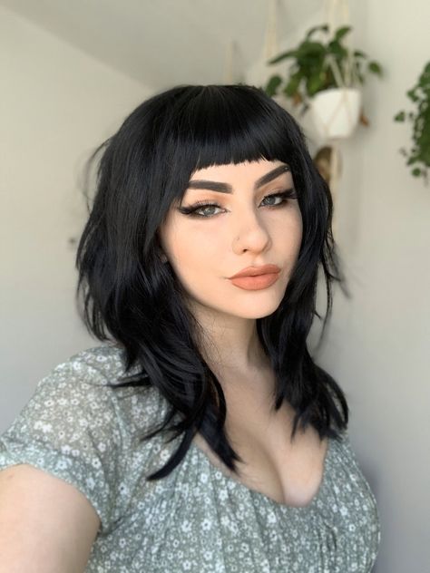 @hellglazer on Twitter, haircut inspo Goth Hairstyles, Gothic Hairstyles, Goth Hair, Edgy Haircuts, Edgy Hair, Alternative Hair, Penteado Cabelo Curto, Stil Inspiration, Hair Inspo Color