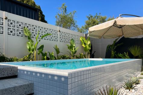 Creating your dream backyard oasis in Palm Springs style - Queensland Homes Palm Springs Style Home, Palm Springs Backyard, Palm Springs Garden, Mid Century Modern Palm Springs, Palm Springs Pool, Dublin House, Dream Backyard Garden, Palm Springs Home, Outdoor Cabana