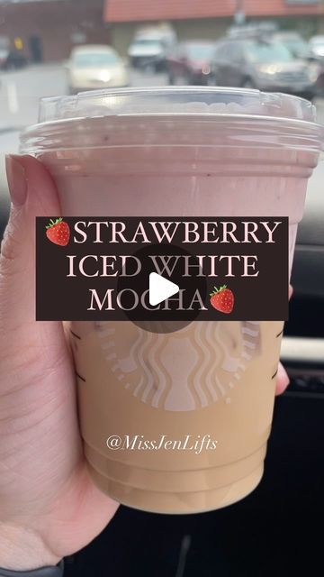 Vanilla Ice Coffee Starbucks, Starbucks Drinks With Strawberry Cold Foam, 0 Calorie Starbucks Drinks, White Mocha Starbucks Drinks, Low Cal Starbucks Drinks Iced Coffee, White Chocolate Iced Coffee, Starbucks Drinks Holiday, Chocolate Covered Strawberries White, Starbucks Drinks Healthy