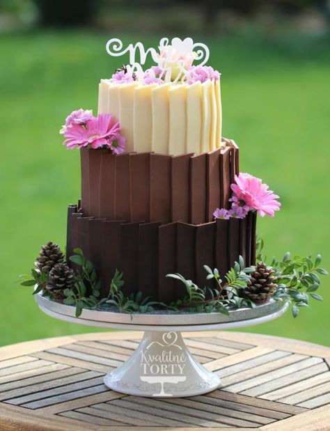 White Chocolate Wedding Cake, Chocolate Wedding Cakes, Wedding Cakes Ideas, Chocolate Cake Designs, Wedding Cake Alternatives, Chocolate Wedding, Beautiful Cake Designs, Wedding Chocolate, Chocolate Wedding Cake