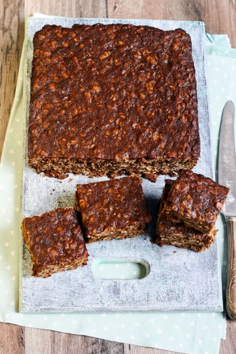 Mary Berry's Parkin recipe is one of the best and easiest UK Parkin recipes ever. For those unfamiliar with Parkin, it's a ginger cake from Yorkshire. Parkin Recipe Mary Berry, Ginger Parkin Recipe, Parkin Recipe Uk, Yorkshire Parkin Recipe, Parkin Cake Recipes Yorkshire, Mary Berry Recipes Christmas, Mary Berry Ginger Cake, Mary Berry Cake Recipes, Parkin Cake Recipe