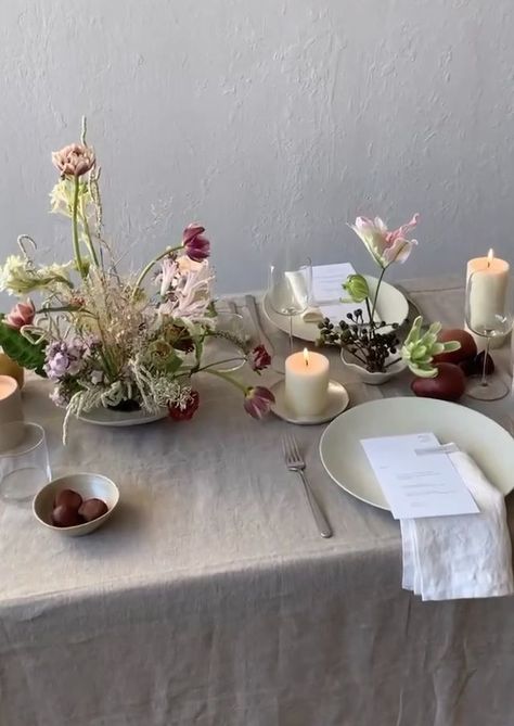 Ikebana Wedding Tablescape, Modern Wedding Tablescape, Whimsical Wedding Table, Scandinavian Table Setting, Dinner Party Table Settings, Wedding Table Linens, Birthday Dinner Party, Dinner Party Table, Wedding Tablescape