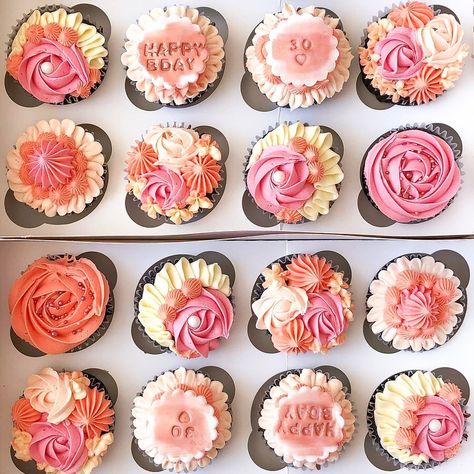 Currently on holiday sunning myself so here’s a pic of another one of my favourite colours combos 😍💗💕 Pink and peach cupcakes for a 30th… Pink And Peach Cupcakes, Pink And Orange Cupcakes, Peach Cupcakes, Swirl Cupcakes, Orange Cupcakes, Pink Cupcakes, Peach Orange, 13th Birthday, Baby First Birthday