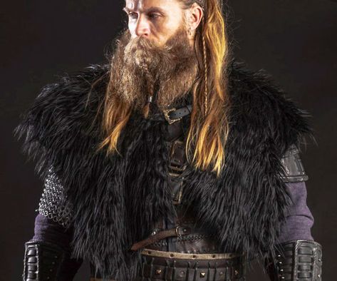 Barbarian Fur Mantle Viking Fur Mantle, Fur Mantle, Viking Cosplay, Viking Character, Foto Props, Viking Armor, Medieval Garb, Viking Men, Viking Wedding