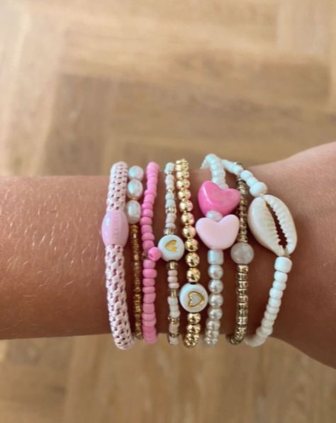 Preppy Gold Bracelet Stack, Pink Bracelets, Preppy Accessories, Zara Style, Preppy Bracelets, Holiday Bracelets, Preppy Jewelry, Wrist Jewelry, Diy Bracelet Designs