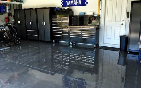 Black Epoxy Garage Floor, Epoxy Door, Garage Epoxy, Garage Boden, Garage Floor Paint, Garage Floor Coatings, Garage Floors, Garage Floor Epoxy, Garage Flooring