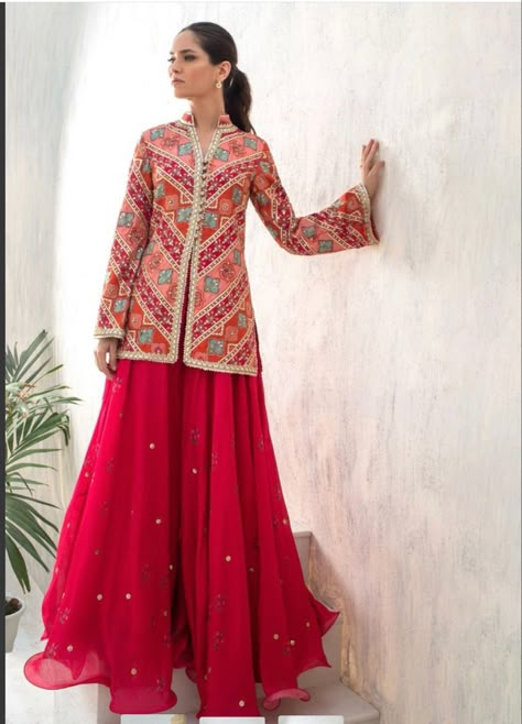 Short Kurta With Skirt, Short Kurti With Skirt Indian, Lehnga With Short Kurti Design, Jacket And Sharara Set, Jacket Pattern Dress Indian, Short Jacket Style Lehenga, Lehenga With Short Jacket, Jacket Suits Indian, Short Kurti With Skirt