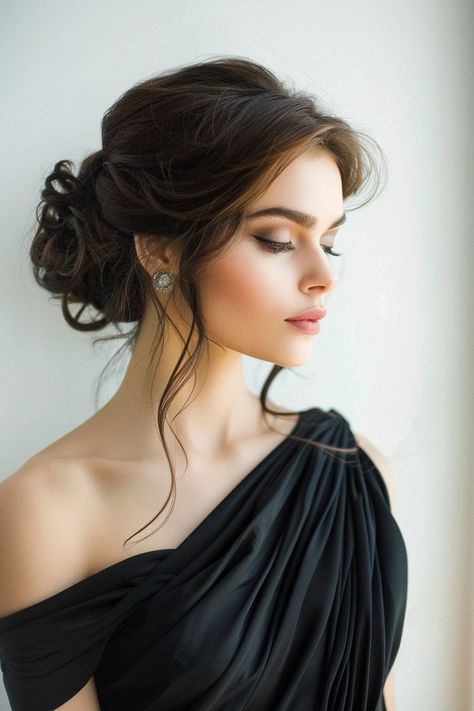 Side Shoulder Dress Hairstyle, Side Do Bridesmaid Hair, Occasion Hairstyles Medium Length, Hair Styling Bridesmaid, Bridesmaids Hairstyles Medium Hair, Wedding Hairstyles For Off Shoulder Dress, One Strap Dress Hairstyles Bridesmaid, Hairdos Bridesmaid, Bridesmaid Bun Hair