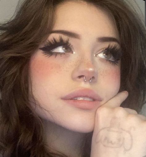 Orr Piercing, E Girl Makeup, Egirl Makeup, Maquillage On Fleek, Indie Makeup, Swag Makeup, Smink Inspiration, Alternative Makeup, Makijaż Smokey Eye