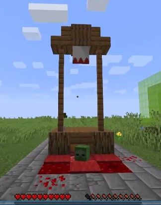 Mincraft Idea Houses Goth, Slaughterhouse Minecraft, Castle Decor Minecraft, Minecraft Food House Ideas, Minecraft Coal Mine, Dark Cottage Minecraft, Minecraft Execution Stand, Minecraft Redstone Lamp Ideas, Horror House Minecraft