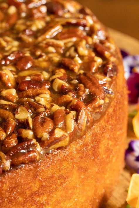 Toffee Pecan Caramel Cake, Coffee Pecan Cake, Caramel Cake Topping, Caramel Bundt Cake Recipes, Carmel Cakes Southern, Georgia Pecan Cake, Pecan Cake Recipes Homemade, Caramel Pecan Pound Cake, Upside Down Caramel Pecan Cake