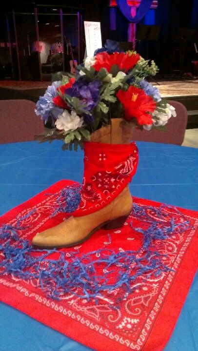 Table decor for Chili Cook Off. Table Decorations For Chili Cook Off, Chili Cook Off Decorations Centerpieces, Chilli Cookoff Themes Party Ideas, Chili Cookoff Ideas Decorations, Chili Cook Off Decorations, Cookoff Ideas, Chilli Cookoff, Cowboy Chili, Country Western Parties