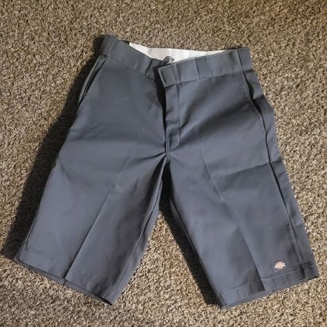 2xhp2-9-242-14-24nwt Mens Dickies Work Shorts Relaxed Fit Gray Size 30 That Have Never Been Worn Has A Spot On The Back Which Was Bought Like That Shown In Pics Dickies Shorts Outfit, Dickie Shorts, Mens Shorts Outfits, Dickies Shorts, Street Style Outfits Men, Work Shorts, Outfits Men, Christmas Wishlist, Street Style Outfit