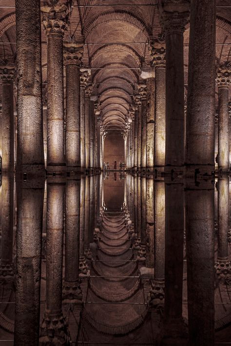 施伟龙 - This photo took me at least 20 mins to capture. I... Ancient Underground City, Byzantine Emperor, Basilica Cistern, Underground Cities, London Travel, Istanbul Turkey, Art And Architecture, Short Film, Istanbul