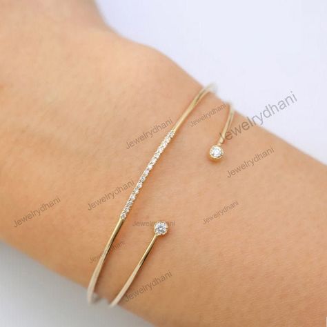 Minimalist Bangles Gold Bracelets, Minimalist Bangle Bracelet, Minimal Vanity, Bracelet Styling, Woman Architect, Bracelet Bangle Gold, Solid Gold Bangle, Minimalist Bangle, Hand Cuff Bracelet