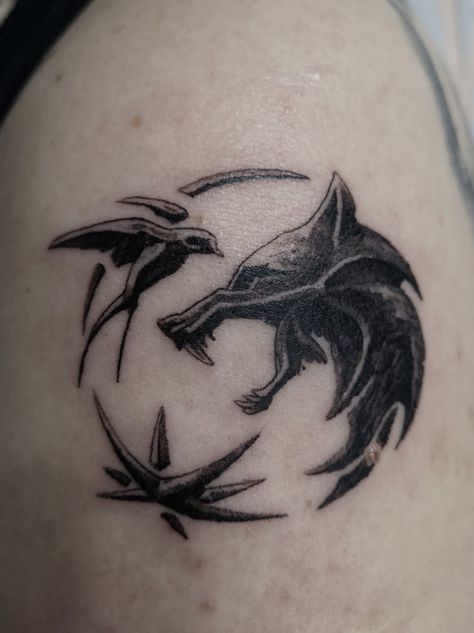 Witcher Symbol Tattoo, Witcher Tattoo Wolf, The Witcher Wolf Tattoo, Small Warrior Tattoo, Witcher Tattoo Design, The Witcher Tattoo Ideas, Witcher Tattoo Ideas, Witcher Tattoos, Tattoo Games